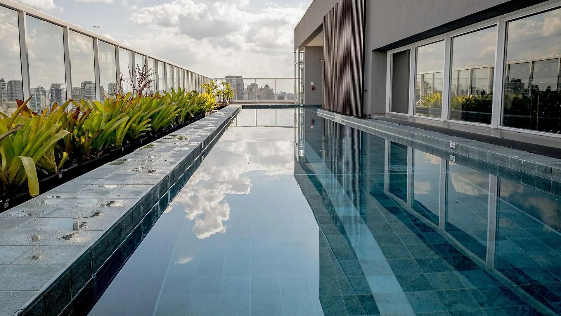 Apartamento Palazzo Ibirapuera 21 º Andar Wi-Fi, Ar E Metro A 5 Minutos Brasil